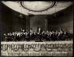 Vollständiges Orchester auf der Bühne, New York, 1911